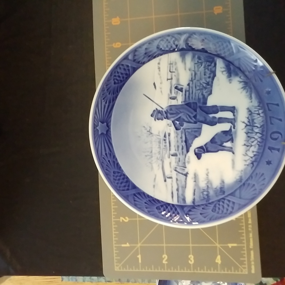 ROYAL COPENHAGEN CHRISTMAS PLATE 1977 IMMERVAD BRIDGE Denmark - Picture 3 of 3